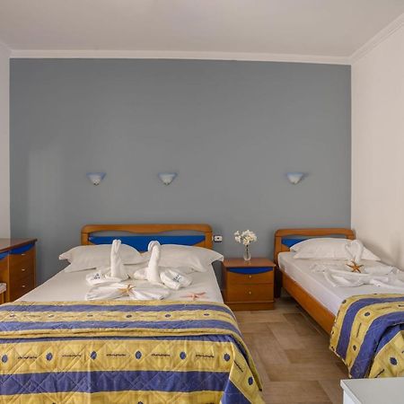 Mare Vita Apartments Нидри Екстериор снимка